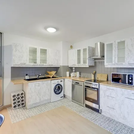 Apartment Chic And Spacious Apart With Parking *